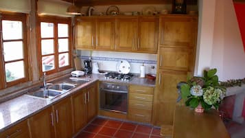 Fridge, oven, dishwasher