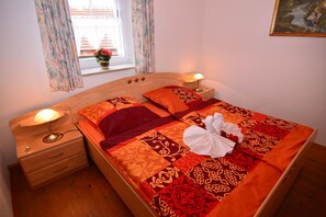 3 bedrooms, iron/ironing board