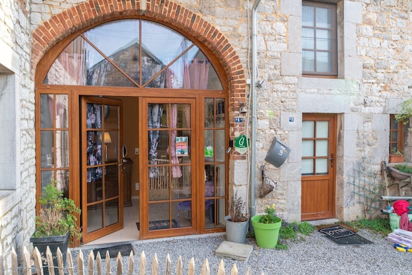 Entrance / Reception