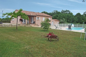 Pool - Comfortable villa with swimming pool (St Victor de Malcap)