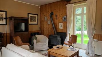 Télévision, chaîne hi-fi