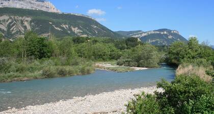 Relaxing Retreat in Bathernay