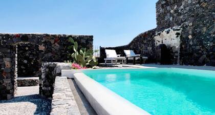 Villa in Megalochori with Private Pool