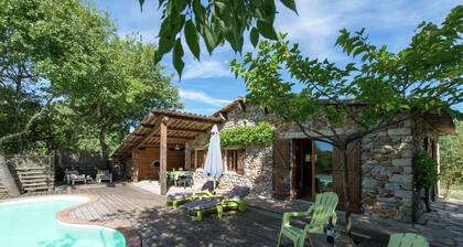 Maison de Vacances ArdĂšche Piscine