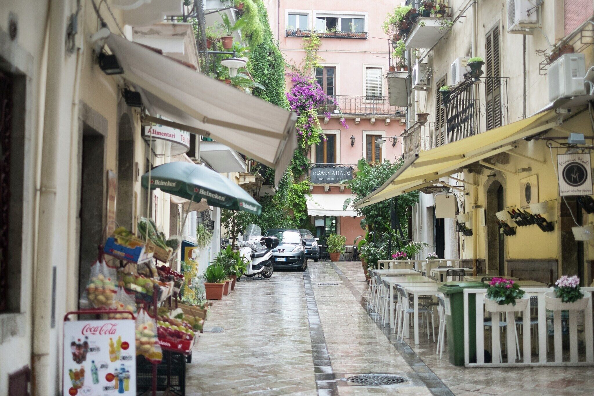 تناول الطعام بالخارج