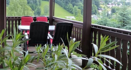 Gemütliche Skibasis mit Garten