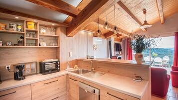 Fridge, microwave, dishwasher, coffee/tea maker