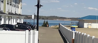 Edgewater Inn