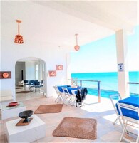 4 piscinas al aire libre, sombrillas, sillones reclinables de piscina