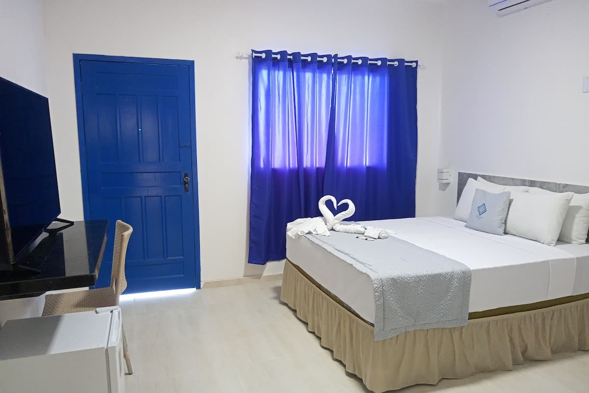 Quadrupla Comfort | 1 camera, biancheria da letto ipoallergenica, minibar, postazione laptop