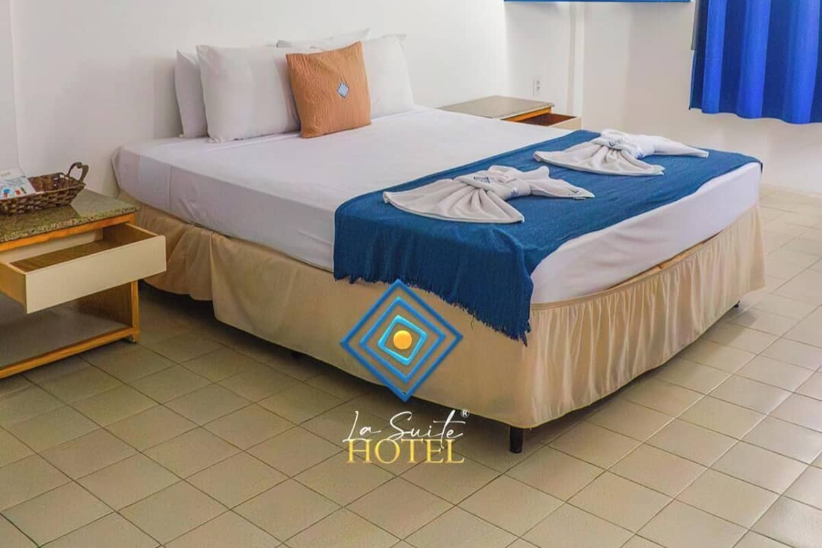 Double Deluxe Suite | Hypo-allergenic bedding, minibar, laptop workspace, rollaway beds