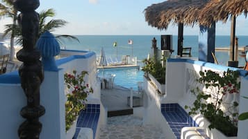 4 piscinas al aire libre, sombrillas, sillones reclinables de piscina