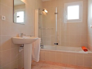 Bathtub