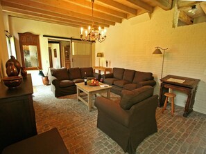 Télévision, lecteur de DVD, chaîne hi-fi