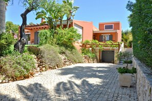 Exterior - Villa in Vilamoura with Private Pool (Vilamoura)