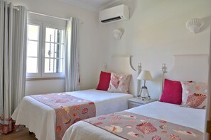 3 bedrooms, iron/ironing board, WiFi
