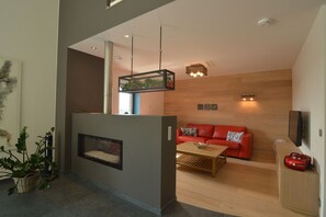 Unclassified image, 3 of 37, button