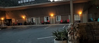 Bigfoot Motel