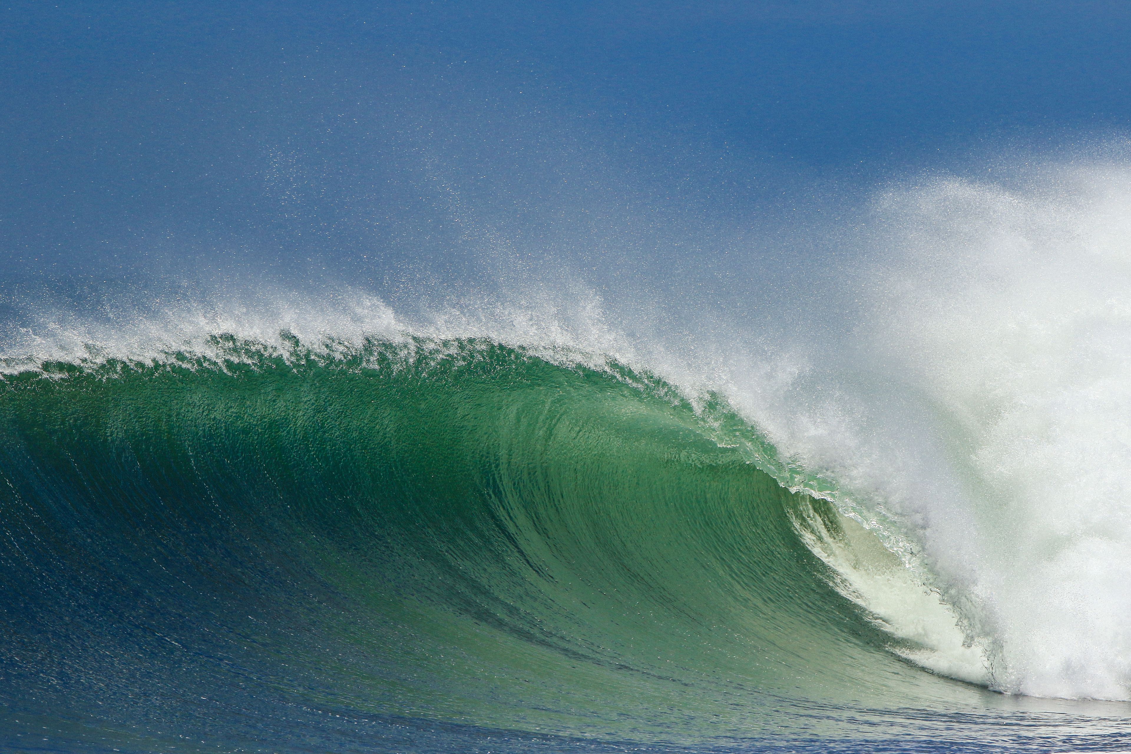 A large wave in the ocean.