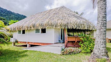 Traditional Bungalow, 2 Queen Beds, Beach View, Garden Area (Auti - sleeps 4) | Terrace/patio