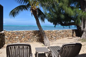 Bungalow, Lagoon View, Beachside (Aito) | Terrace/patio - Fare Aute Beach (Moorea-Maiao)