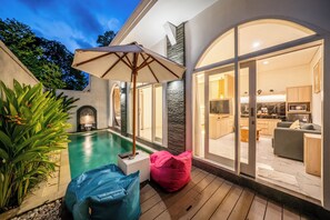 Outdoor pool - Dikubu Bali Villa and Suite (Kerobokan)