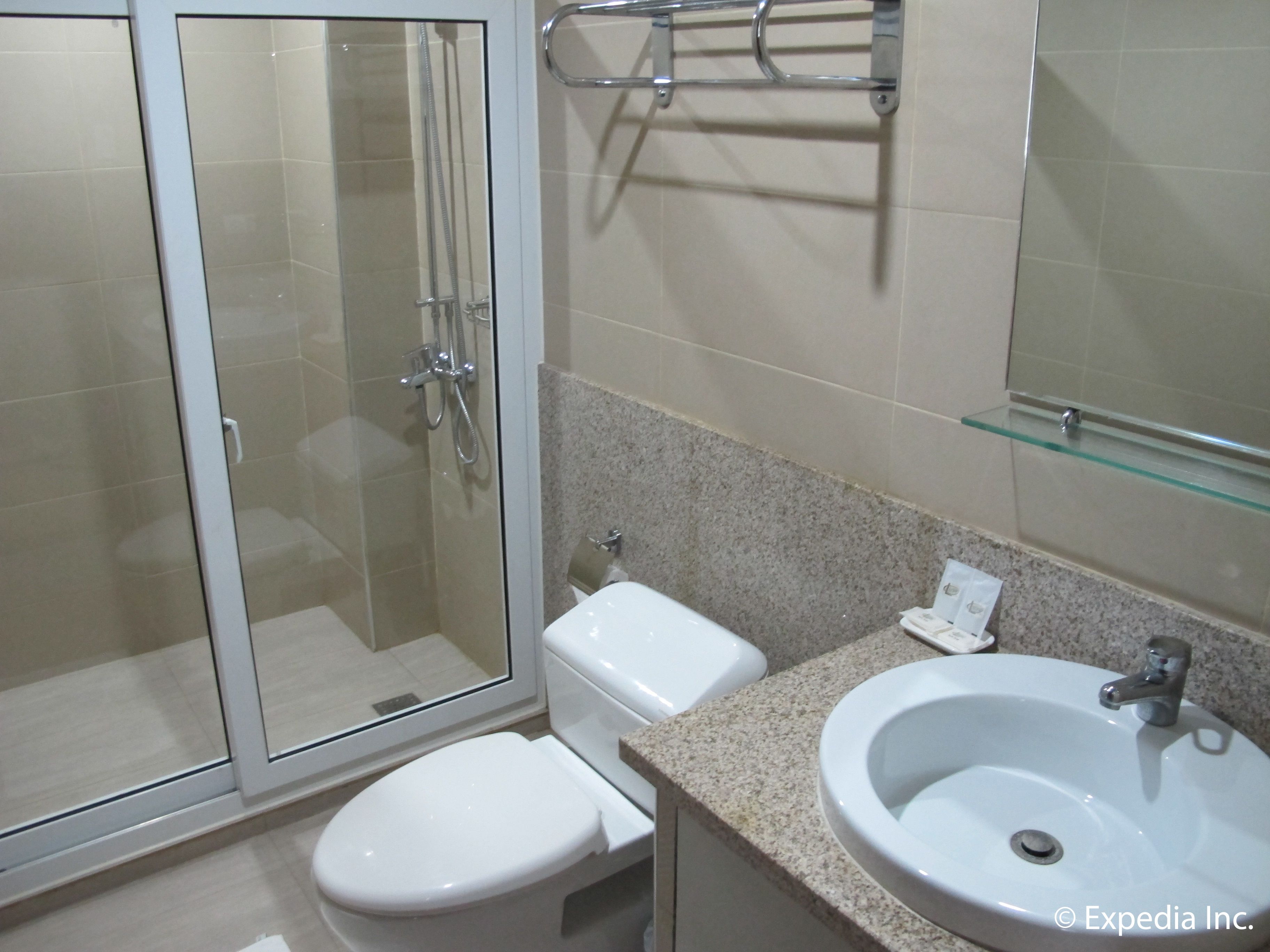 shower, free toiletries, hair dryer, slippers