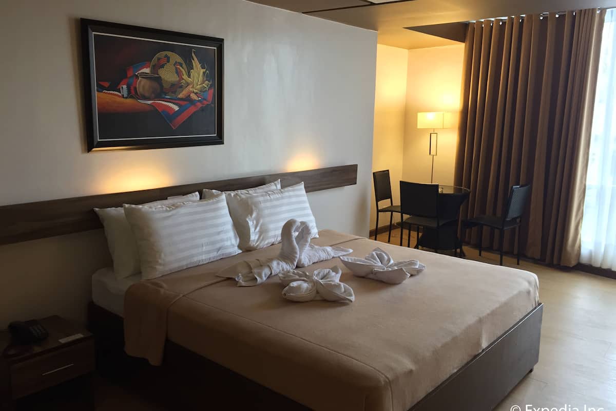 Schreibtisch, schallisolierte Zimmer, Bügeleisen/Bügelbrett