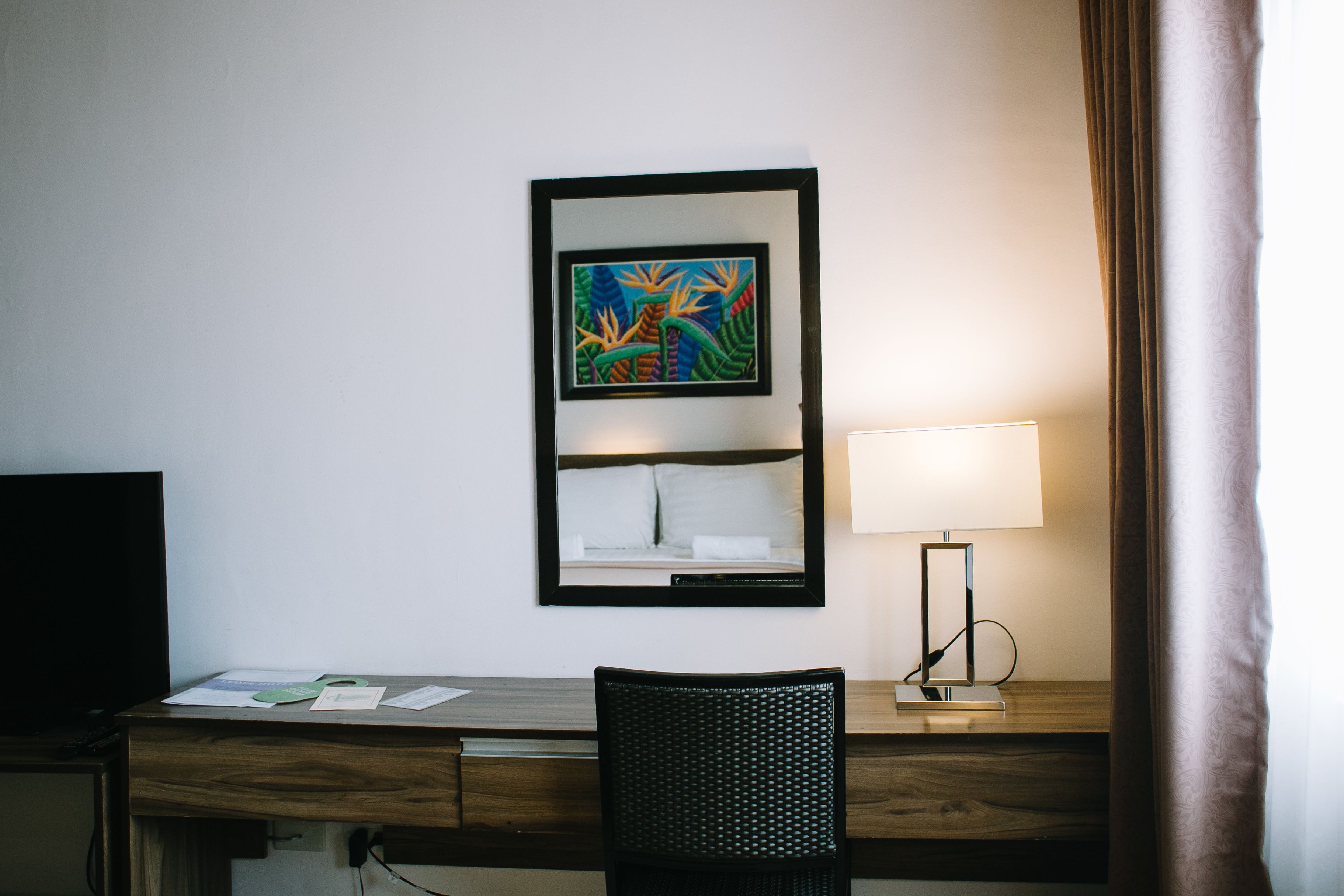 deluxe room, 1 queen bed | television