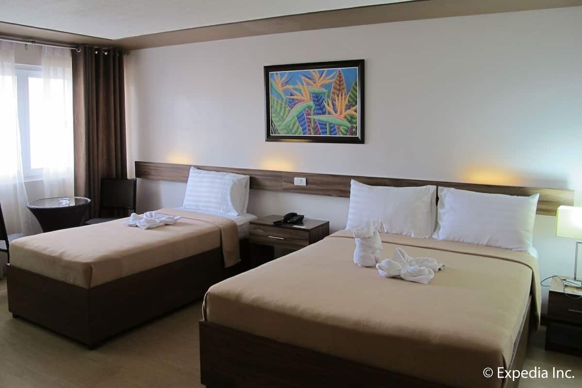 Schreibtisch, schallisolierte Zimmer, Bügeleisen/Bügelbrett