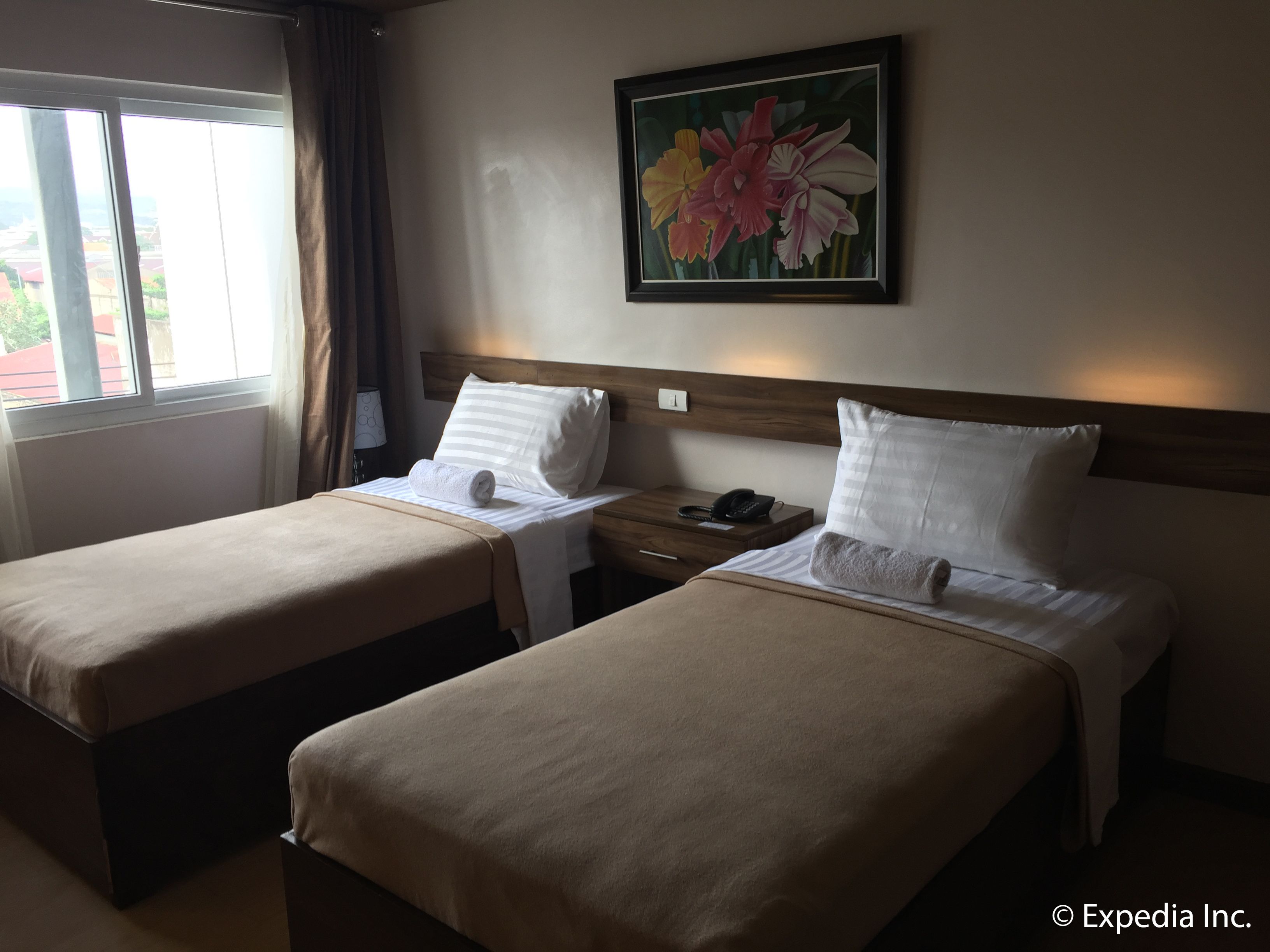deluxe room | 1 bedroom, desk, soundproofing, iron/ironing board