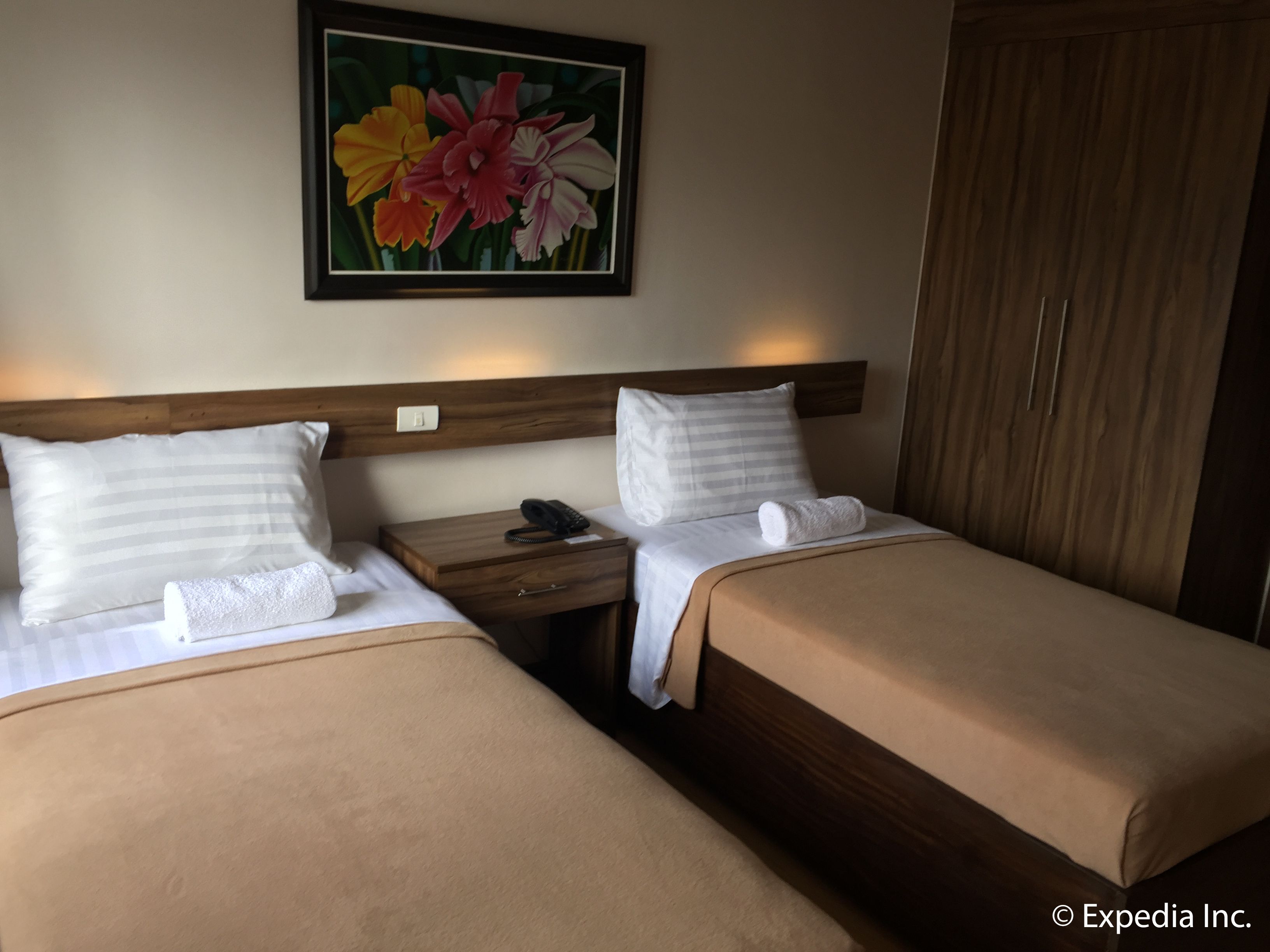 deluxe room | 1 bedroom, desk, soundproofing, iron/ironing board