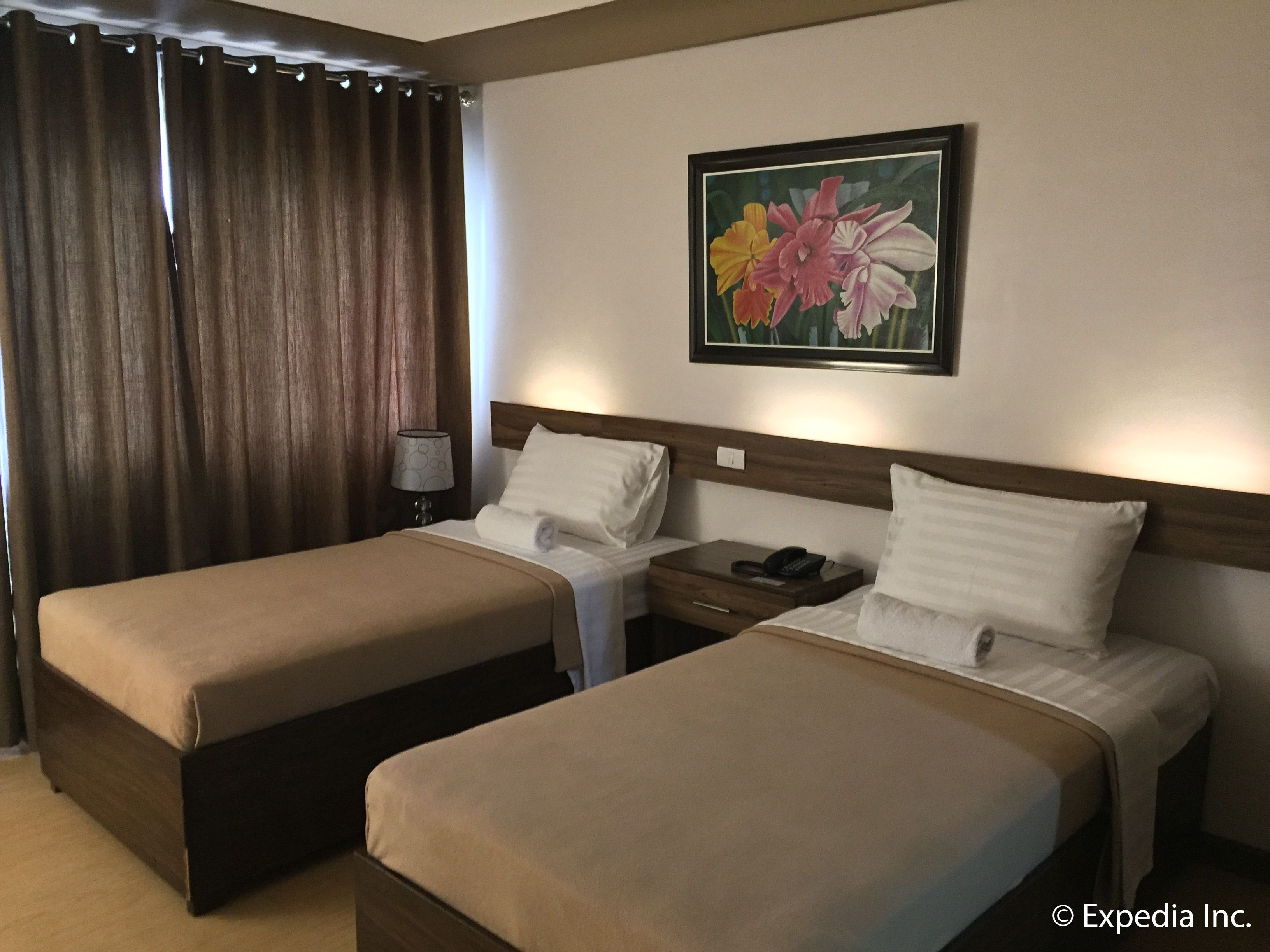 deluxe room | 1 bedroom, desk, soundproofing, iron/ironing board