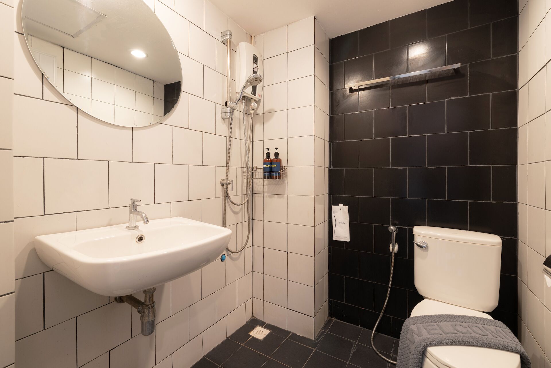 standard double room | bathroom | shower, free toiletries, hair dryer, slippers