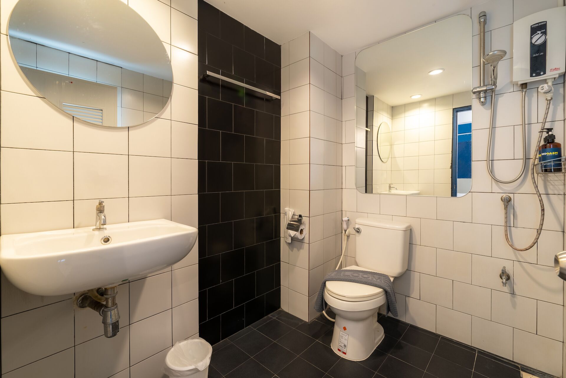 superior double room | bathroom | shower, free toiletries, hair dryer, slippers