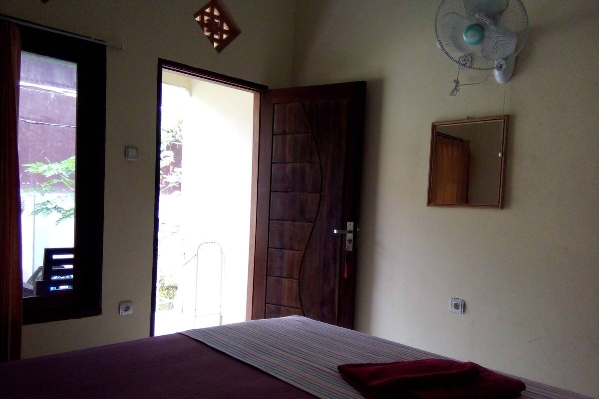 Phòng Tiêu chuẩn (with Fan) | Truy cập Internet không dây miễn phí, bộ trải giường 
