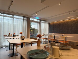 Free daily continental breakfast - Hotel Lotus (Reykjavik)