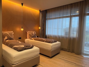 In-room safe, desk, soundproofing, iron/ironing board