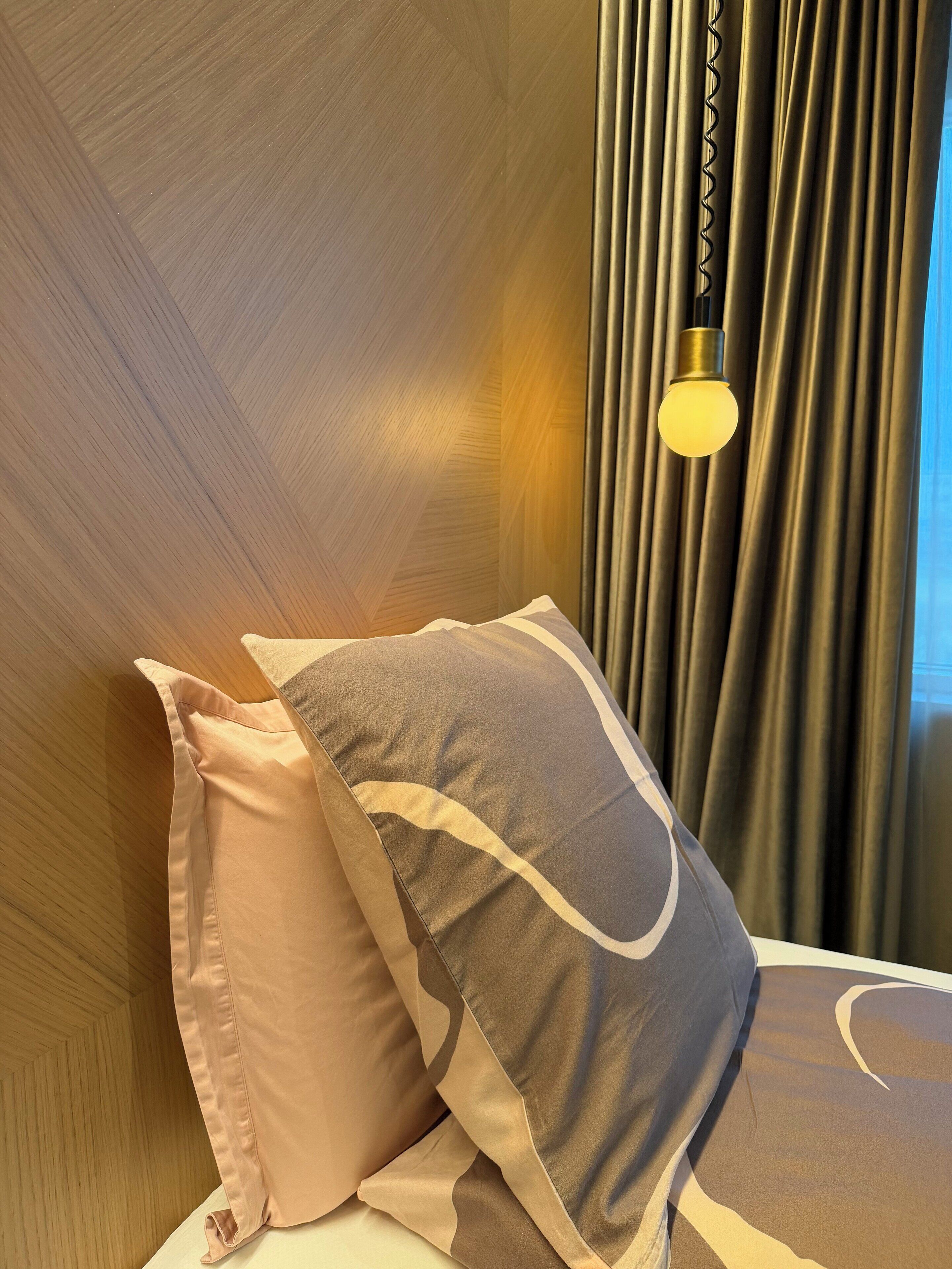 雙床房, 露台 | 房內夾萬、書桌、隔音、熨斗/熨衫板