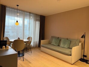 Suite | In-room safe, desk, soundproofing, iron/ironing board - Hotel Lotus (Reykjavik)