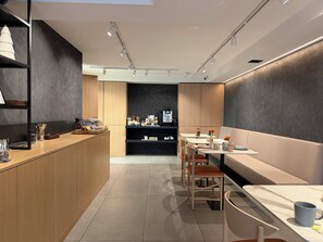 Free daily continental breakfast  - Hotel Lotus (Reykjavik)