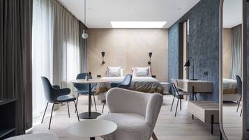 1 bedroom, in-room safe, desk, soundproofing