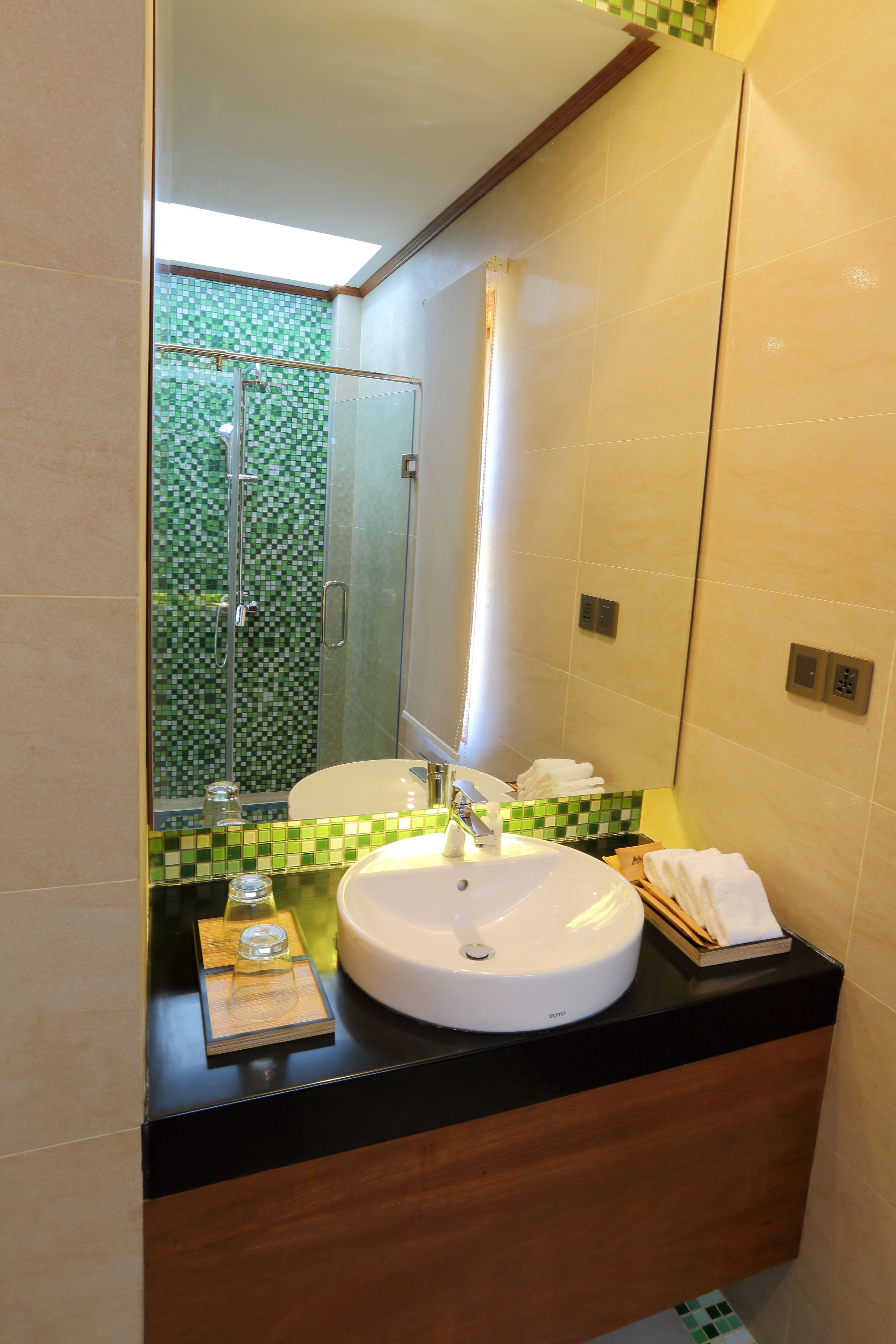 mount inle presidential suite  | bathroom sink