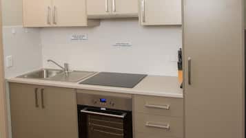 Căn hộ cơ bản, 1 phòng ngủ (Apartment 8) | Bếp riêng | Lò vi sóng, ấm điện