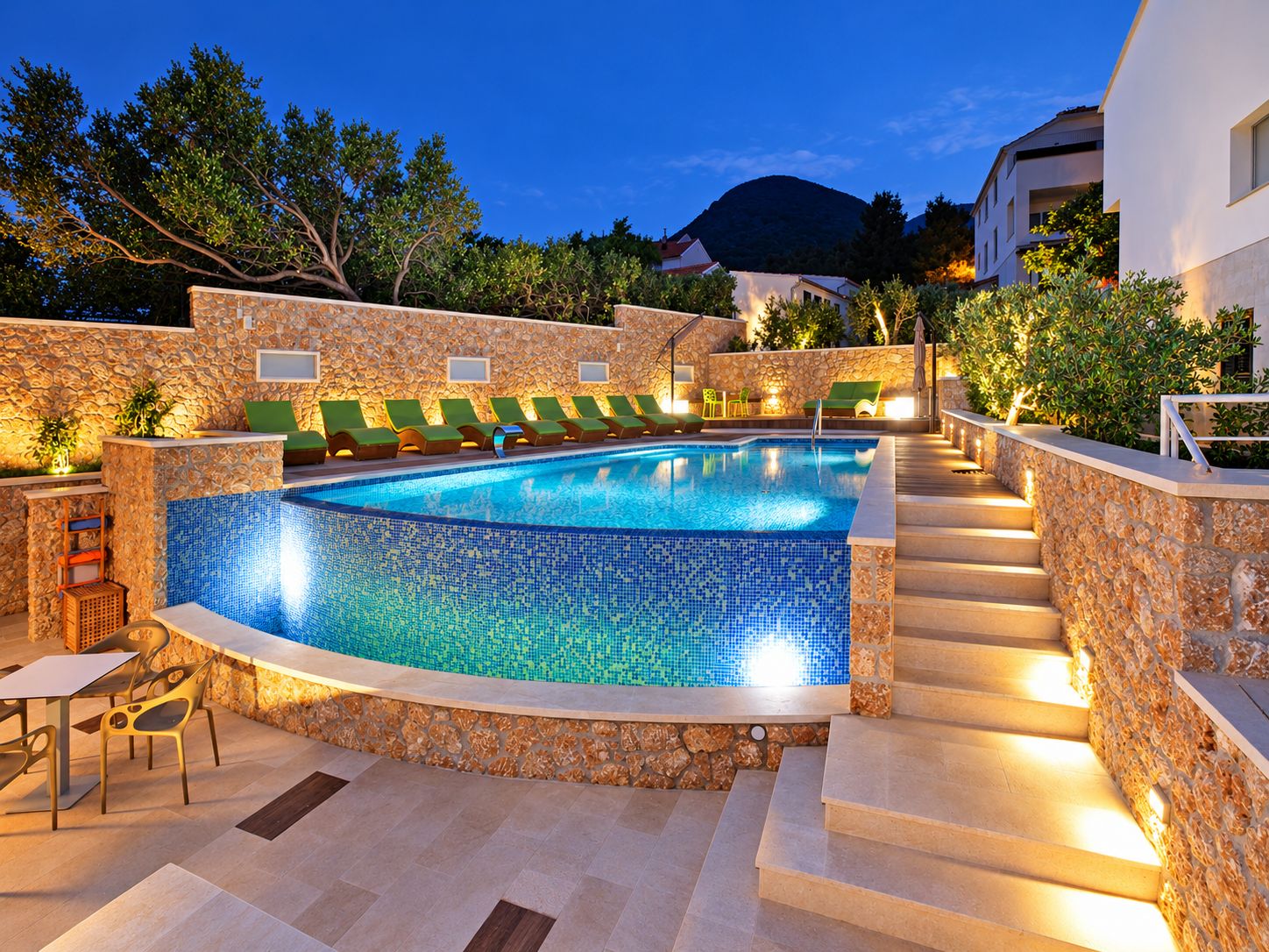 Infinity-Pool