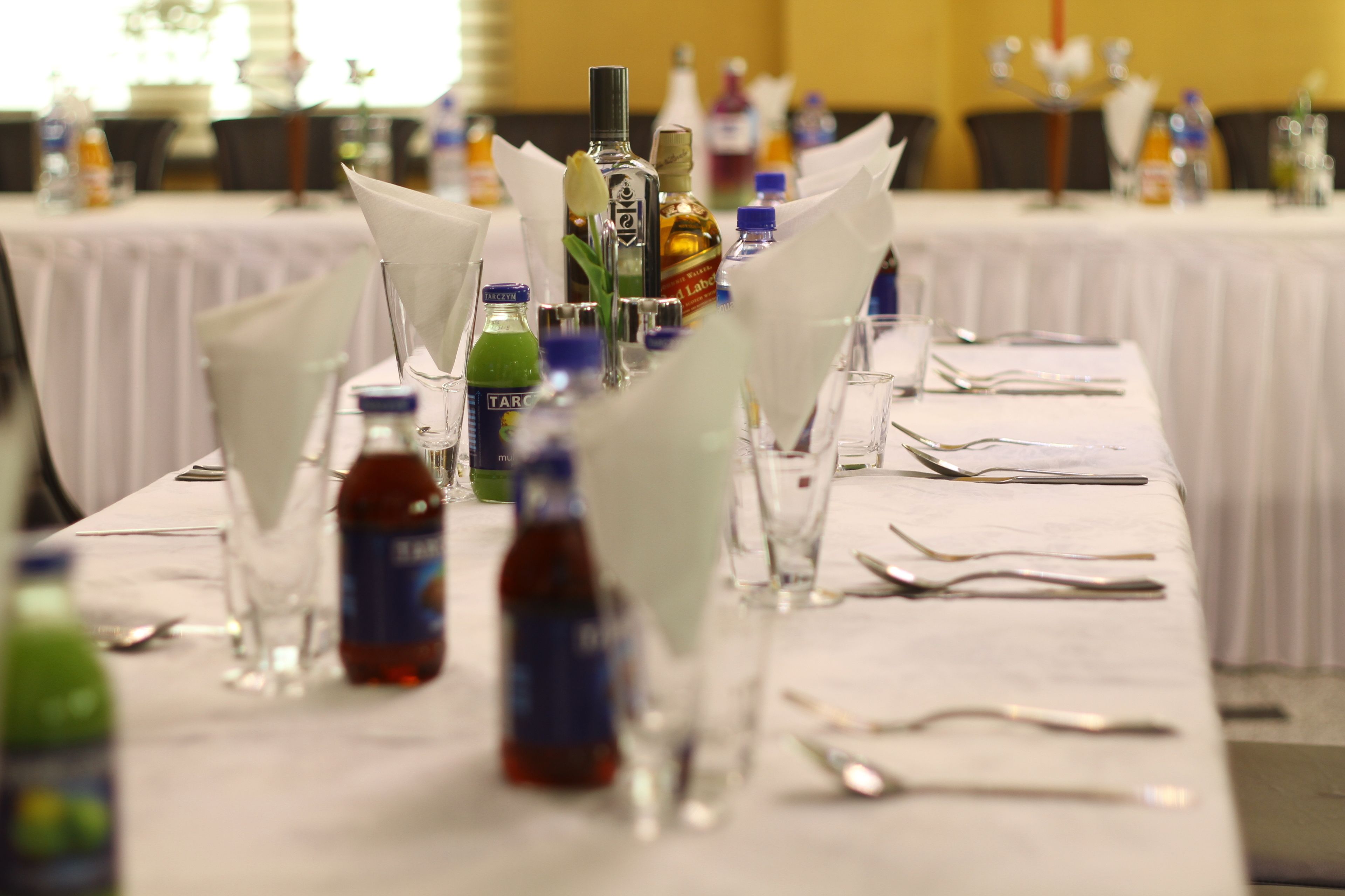 아침 식사, 점심 식사 및 저녁 식사 제공