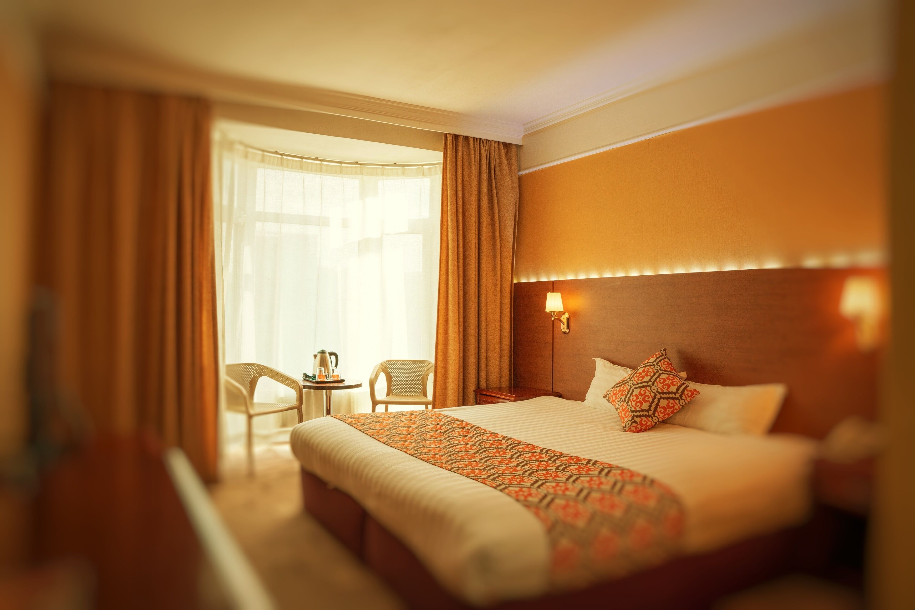 Quarto casal standard | Camas Select Comfort, frigobar, cofres nos quartos, escrivaninha