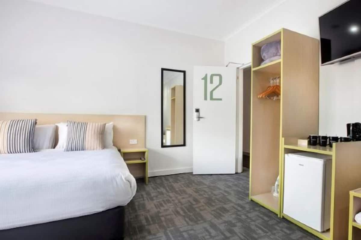 Desk, iron/ironing board, free cribs/infant beds, free WiFi