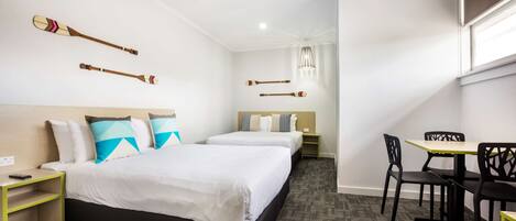 Studio Twin Queen | Desk, iron/ironing board, free cribs/infant beds, free WiFi