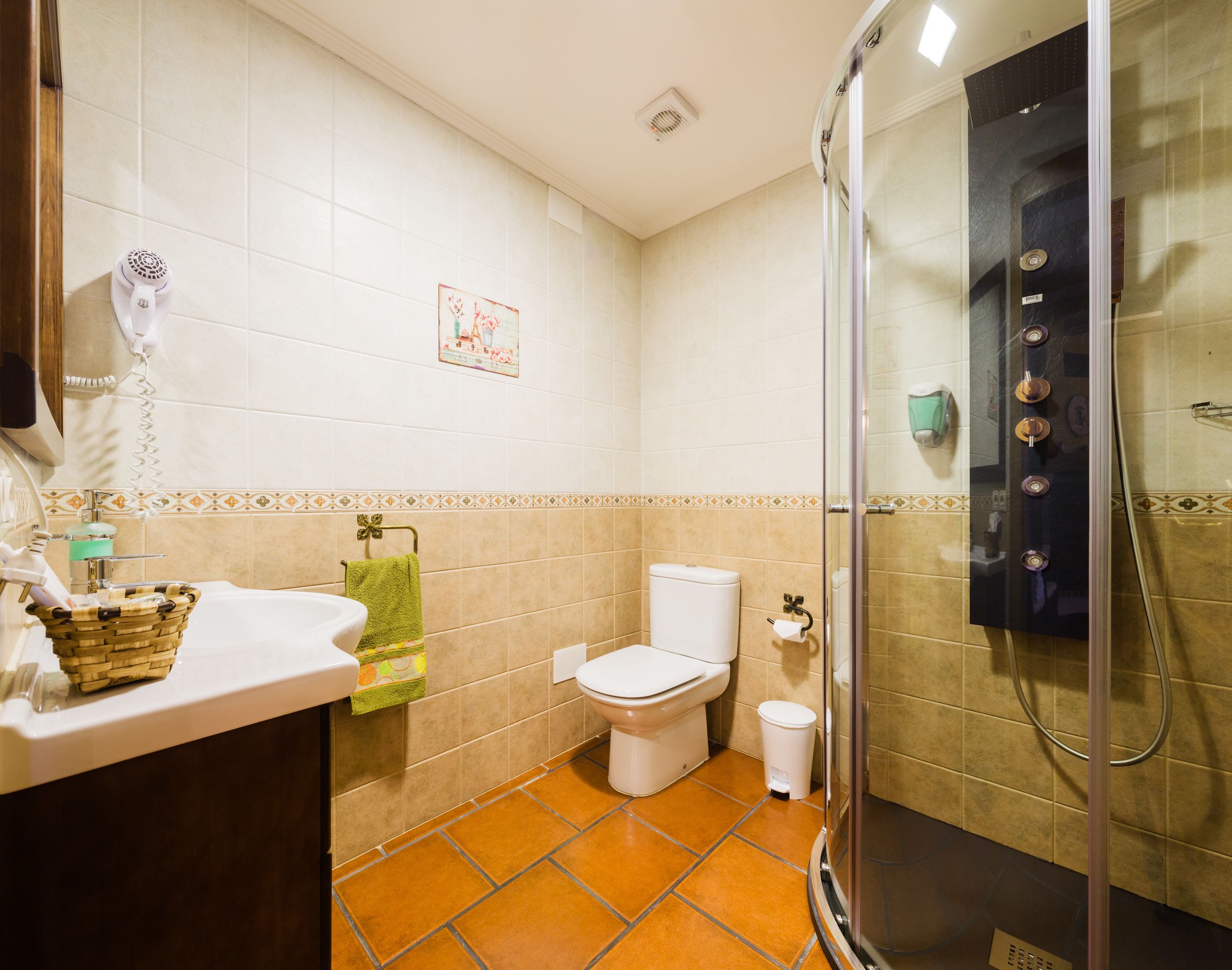 스탠다드 스튜디오, 산비탈 | 욕실